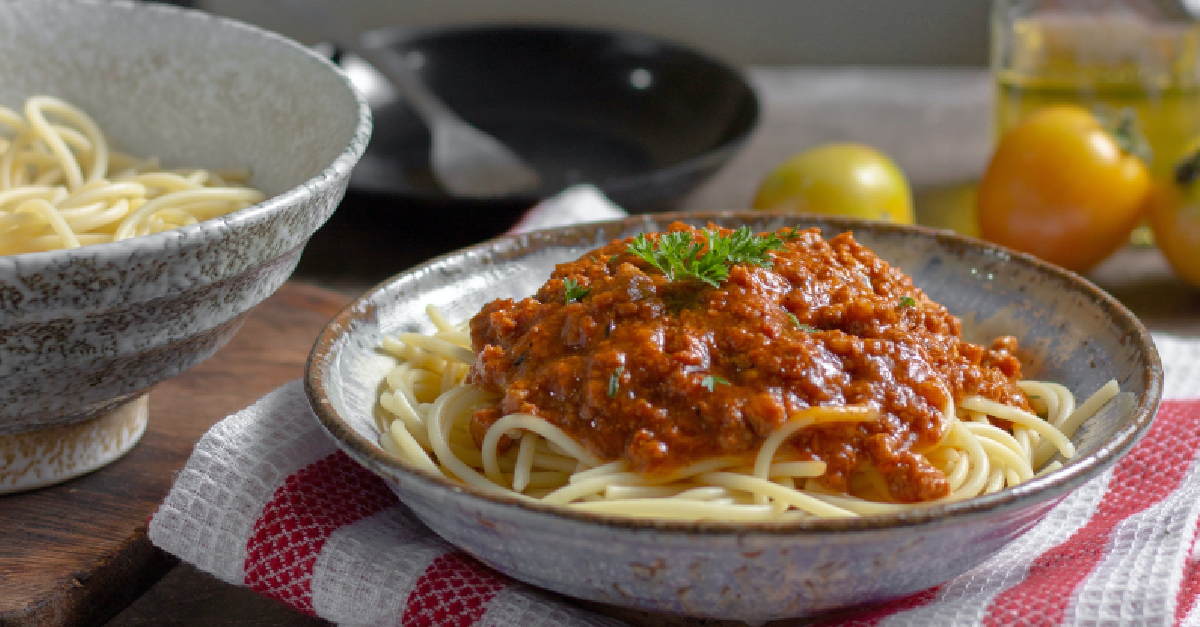 Bowl_of_Spaghetti_On_Table