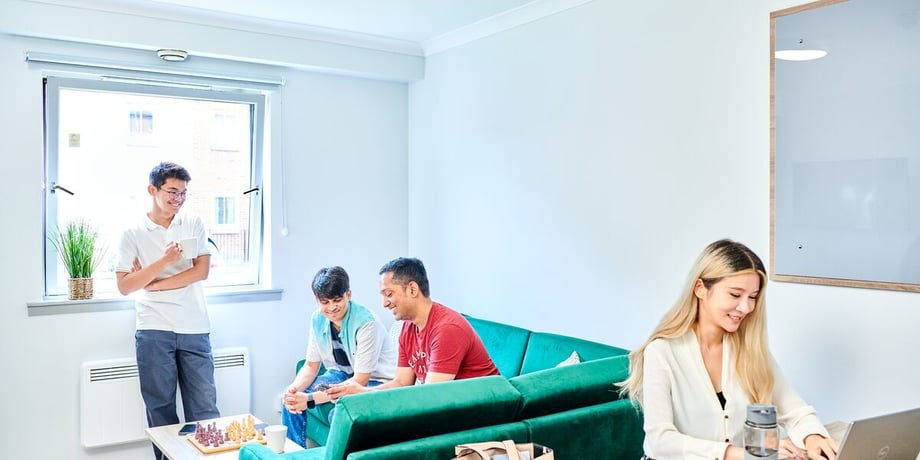 Hubspot Blog header-83981.bowsden_ct_088